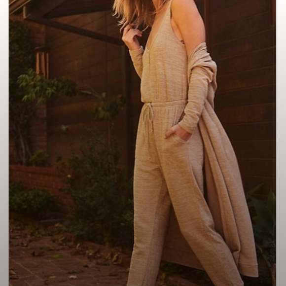 FREE PEOPLE | Sleeveless Jumpsuit - Picture 2 of 5